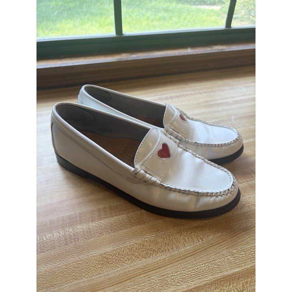 G.H. Bass & Co. Weejuns Whitney Love White Leather Red Heart Loafers 7.5 M